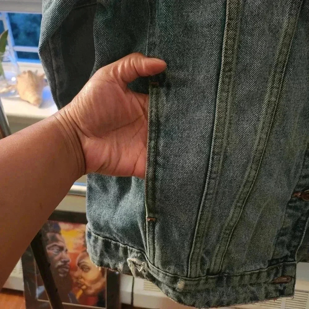 Zara Womens Oversized Casual distressed Denim Jacket Medium Wash Blue Size Large - Picture 6 of 9